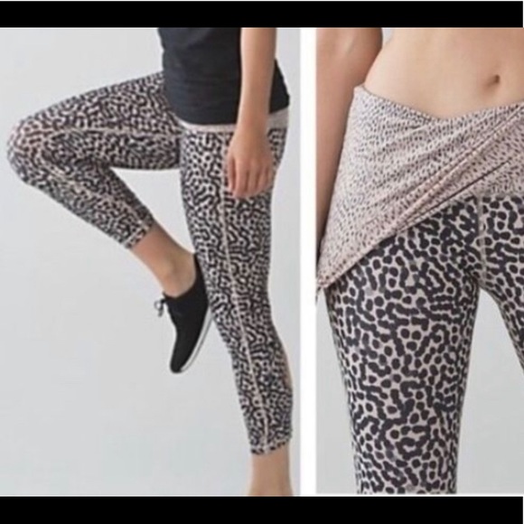 Lululemon Wunder Under Crop Yoga Pants - Picture 3 of 3